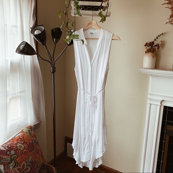 BB Dakota Dresses & Skirts - BB DAKOTA White Button-Down Sleeveless Dress